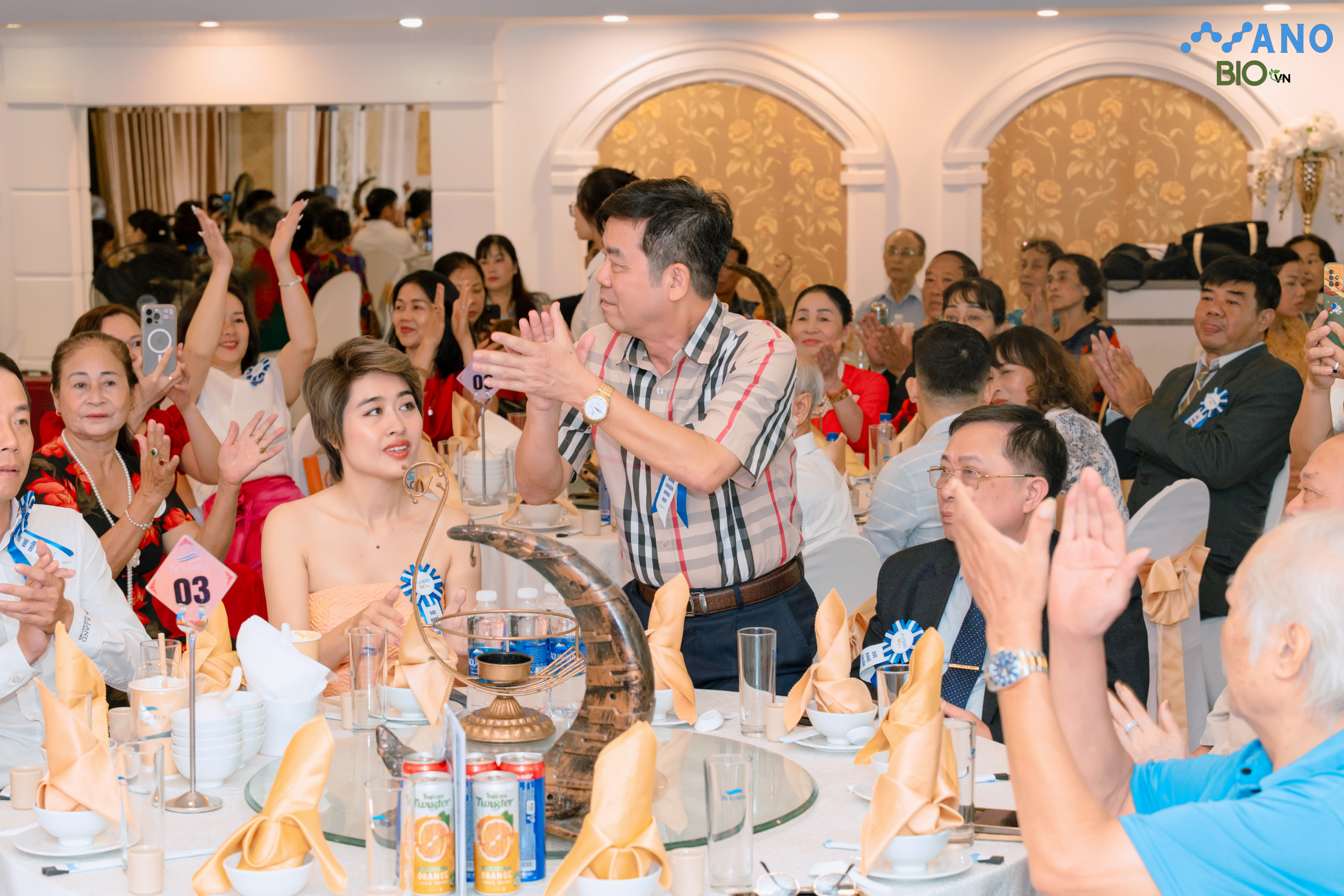 giáo sư phạm văn thức